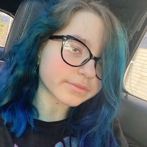 Meet your Posher, Leah